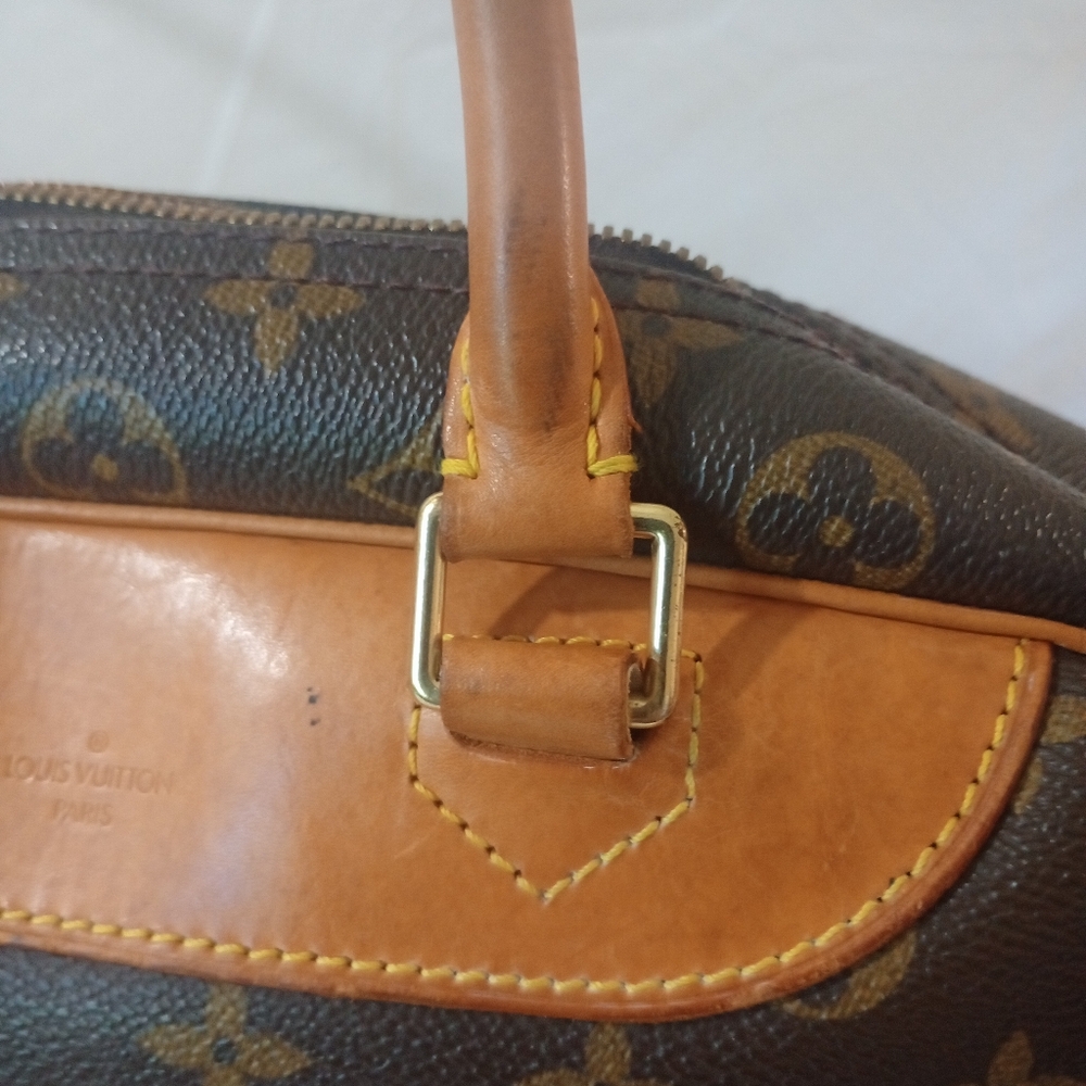 Louis Vuitton Deauville Monogram Bag - Picture 12 of 16